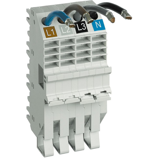 BTicino Base for top cable connection BTDIN 4P 4 modules - In=63A - L1+L2+L3+N — TC63P4C — manufacturer product image