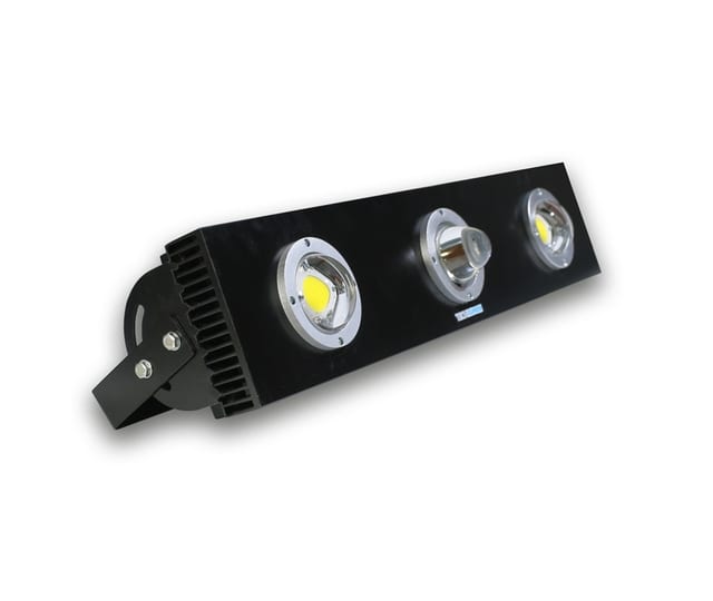 Techlumen SPC-XTE series High Power LED floodlight — SPC-XTE-757-330