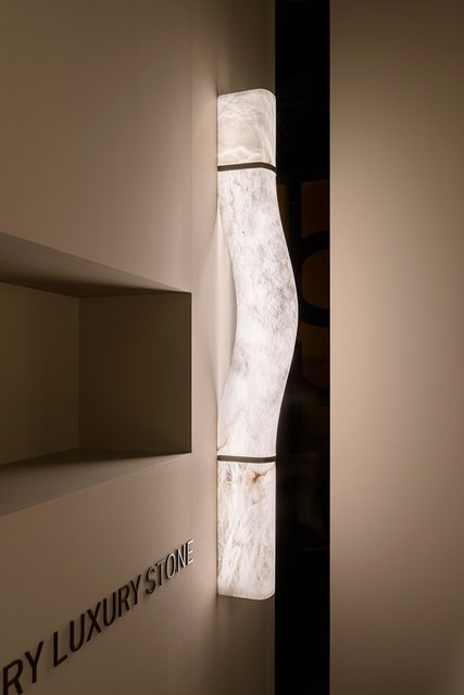 United Alabaster SIGNATURE WS — alabaster wall luminaire