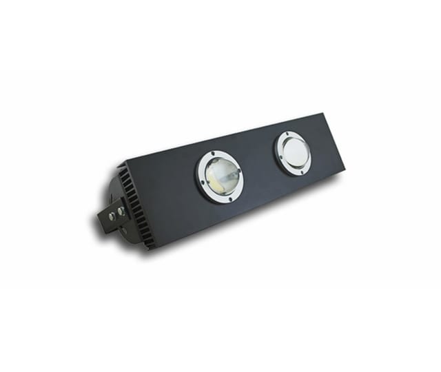 Techlumen SPC-XT series LED floodlight — SPC-XT-750-220