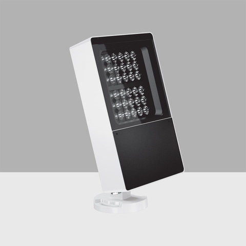 iGuzzini P811 — Outdoor luminaire with a Flood optic, designed to use LED lamps — manufacturer representative image