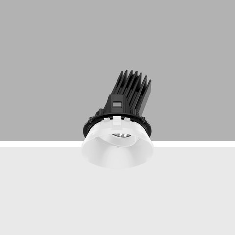 iGuzzini P378 — Round recessed luminaire with contact frame — manufacturer representative image
