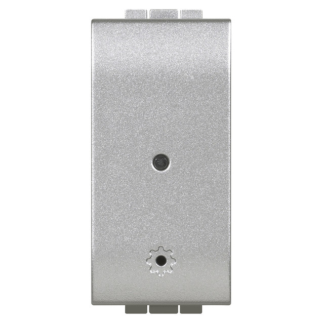 BTicino Connected module for socket - for remote control of electric devices and the measure of consumption. — NT4531C