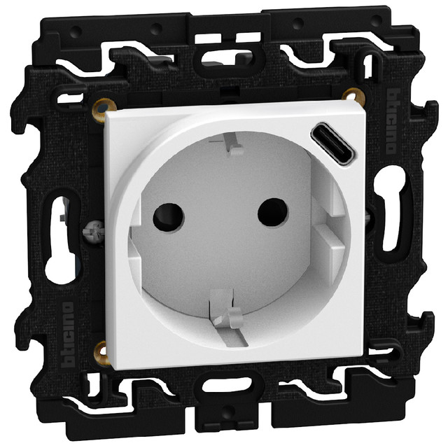 BTicino German standard socket 2 P+E 16 A 250 V with USB charger - white — YW4141USB