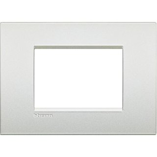 BTicino Cover plate AIR 3 modules - white pearl — LNC4803PR