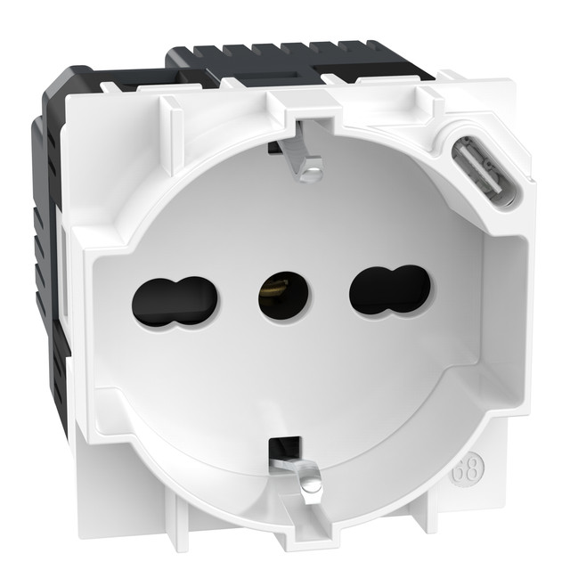 BTicino Standard Italian P40 socket with integrated USB charger — KW4140A16USB