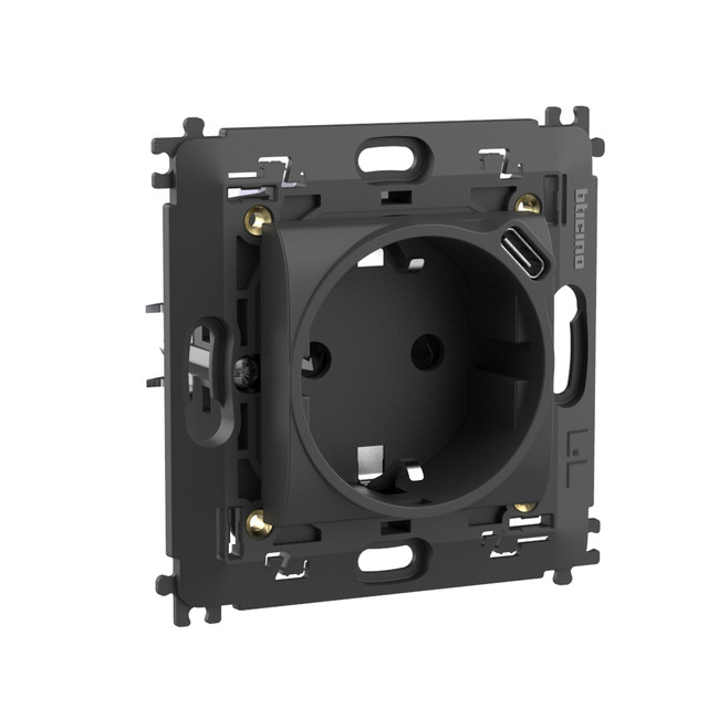 BTicino German socket 2 P+E 16 A 250 VA with 5 Vdc type C USB charger for devices up to 1.500mA. — L4141USB